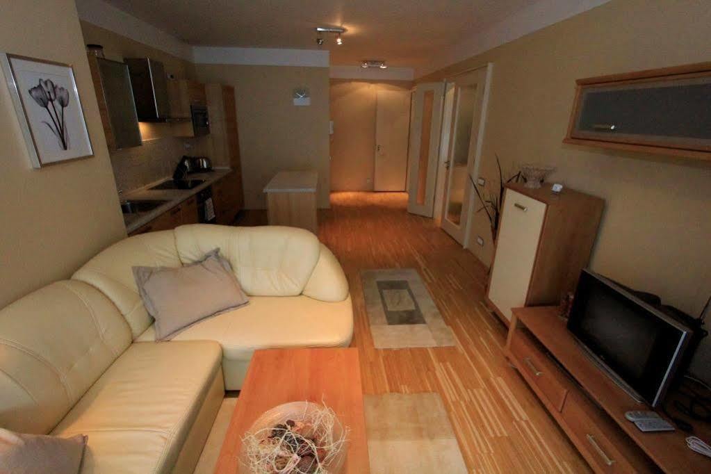 Luxury Apartment River Diamond Residence براغ المظهر الخارجي الصورة
